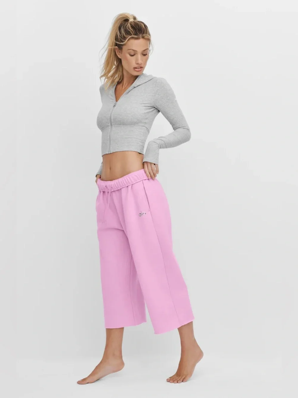 ALO YOGA | ✨NEW✨ Accolade Cutoff Sweatpant in Candy Heart Pink